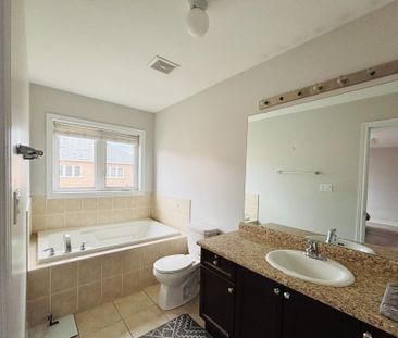 For Lease - 92 Meltwater Crescent, Brampton, Ontario - Photo 6