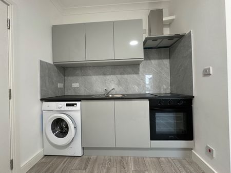 Studio Flat, Finchley Road, NW11 - Photo 4