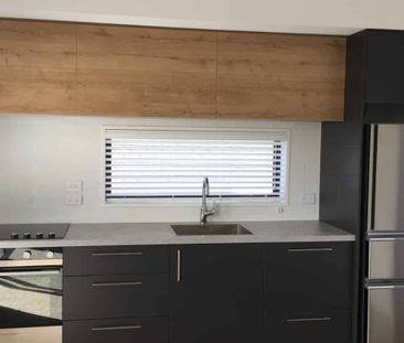 Brand New, Stylish One Bedroom Plus Study Townhouse! - Photo 2