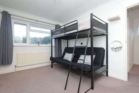 3 bed detached house to rent in Broadwater Avenue, Whitecliff, BH14 - Photo 3