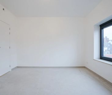 Gunstig gelegen en recent gerenoveerd 2 slaapkamerappartement nabij... - Photo 2