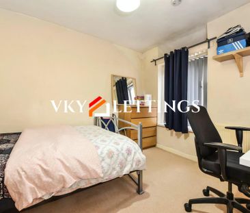 4 bedroom terraced house to rent - Photo 1