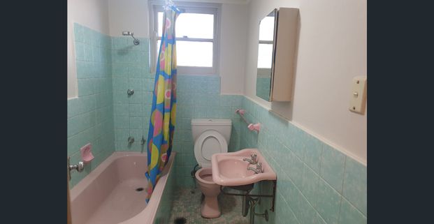 Perfect location - Photo 1