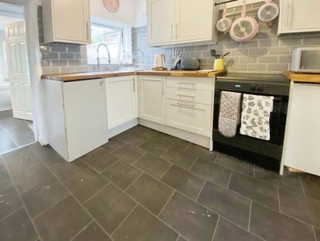 Aylsham Road, NR3 2AD - Photo 2