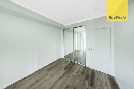 Modern 2-Bedroom Apartment in Prime Location - Photo 3