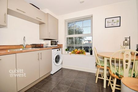 3 bedroom terraced house to rent - Photo 3