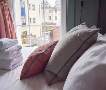 1 Bed Flat, Meridian Place, BS8 - Photo 5