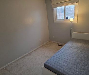 For Lease - 1296 Valerie Crescent, Oakville, Ontario - Photo 6