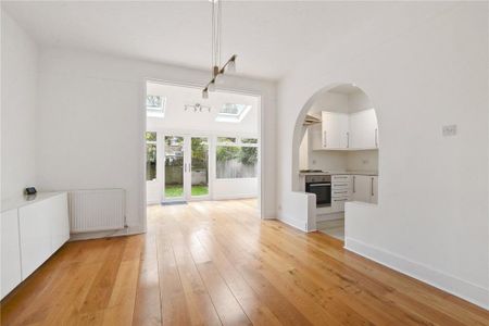 3 bedroom terraced house to rent - Photo 4