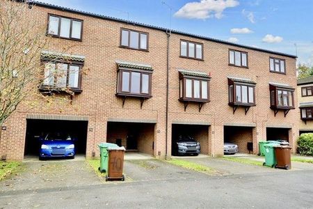 3 bedroom terraced house to rent - Photo 5