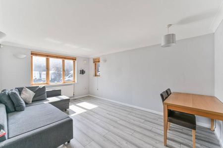 1 bedroom flat to rent - Photo 2