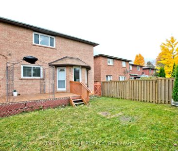 57 Belvedere Cres Crescent #Lower - Photo 5
