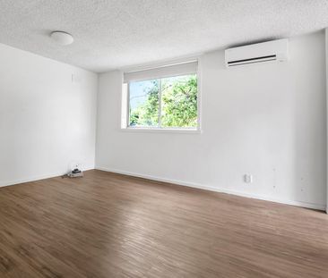 Beautiful two bedroom apartment in prime position - Photo 2