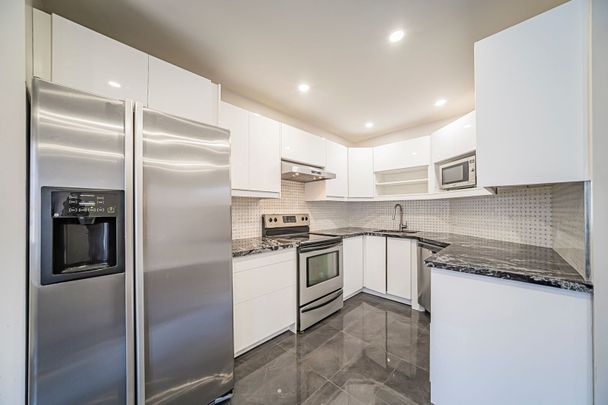 For Lease - 151 Townsgate Drive Unit# 96, Vaughan, Ontario - Photo 1