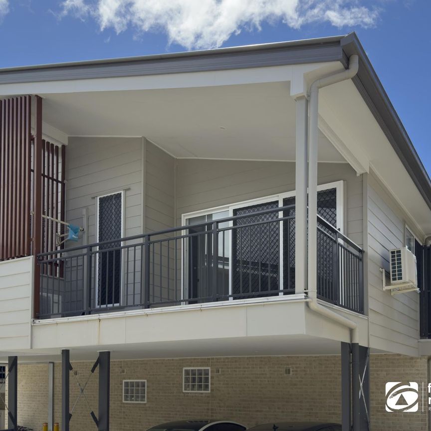 BEAUTIFUL ONE BEDROOM AIR-CONDITIONED APARTMENT - WITH SWIMMING POOL IN COMPLEX! - Photo 1