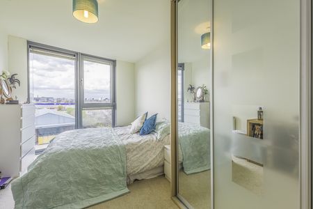 Apartment to Rent: George Hudson Tower, E15 - Photo 2