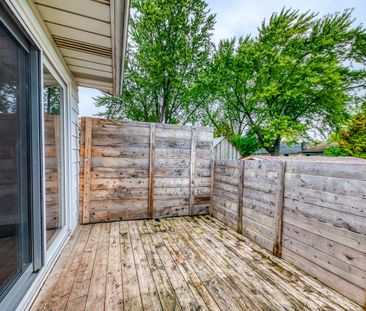 For Lease - 247 Kenwood Avenue, Burlington, Ontario - Photo 3