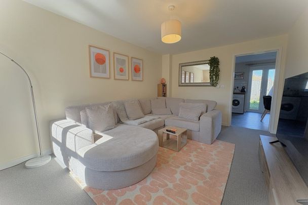 Pilgrims Close - Photo 1