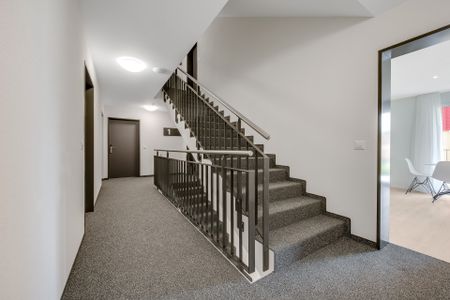 Moderne und möblierte Wohnung - Photo 5