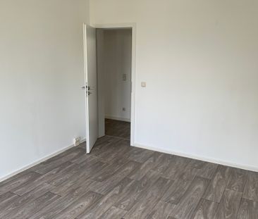 Tolle Vierraumwohnung – renoviert in modernem Design! – Blick ins Grüne - Photo 6