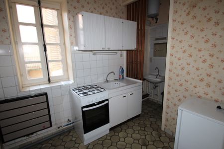 Location Appartement 1 pièce 37m² DECIZE 58300 - Photo 2