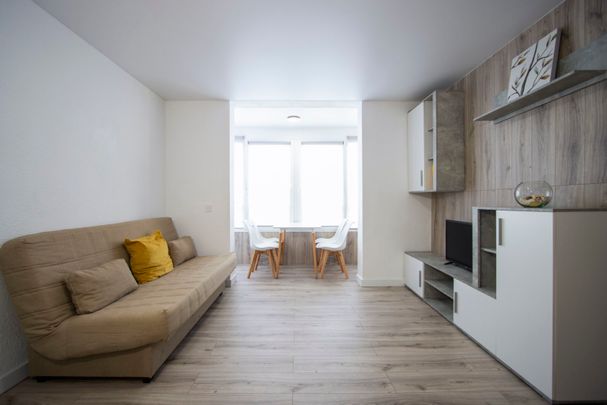 Ref. 7213 Apartment – studio in Torrevieja on the first line of the sea - Photo 1