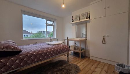 Price £690 pcm - Available Now - Furnished - Photo 3