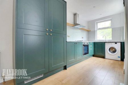 3 bedroom terraced house to rent - Photo 5