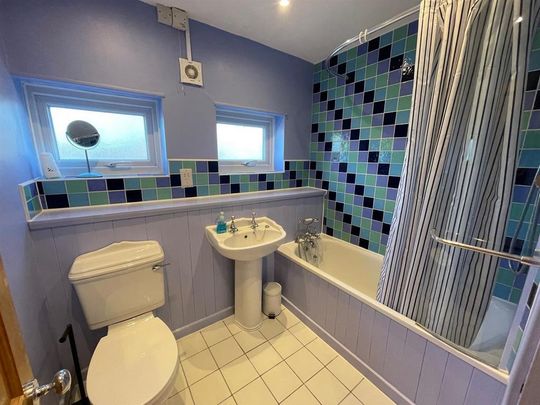 2 bedroom property to rent - Photo 1