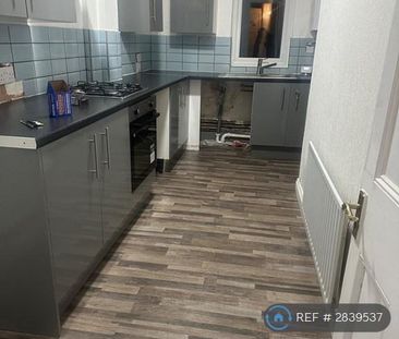 3 bedroom terraced house to rent - Photo 6