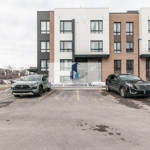 À Louer - 97 Rue Marguerite-Maillé #101 - Photo 2
