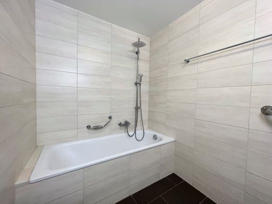 Appartement moderne de 3 pièces avec balcon - Photo 1