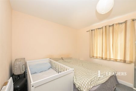 2 bedroom apartment to rent Bromley Close, East Road, Harlow, CM20 - Photo 3