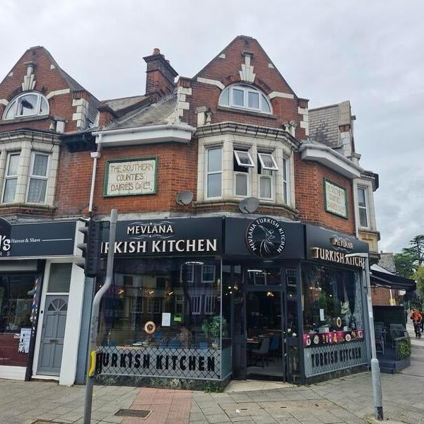 4 Bed Flat, Portswood Road, SO17 - Photo 2