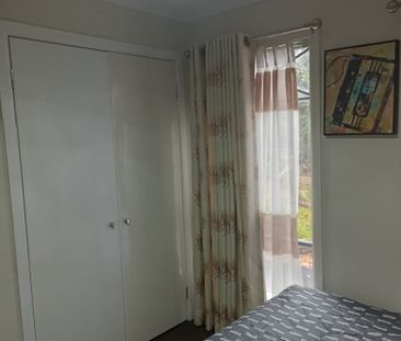 Cranbourne East - Photo 5