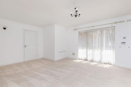 3 bedroom mews to rent - Photo 2