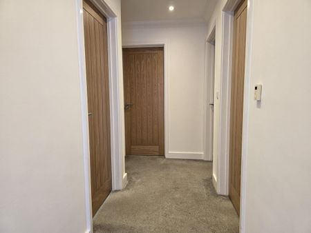 2 bedroom semi-detached house to rent - Photo 4