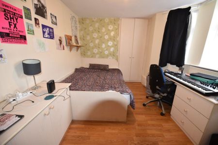 2 bedroom Flat in Kensington Terrace, Leeds - Photo 3