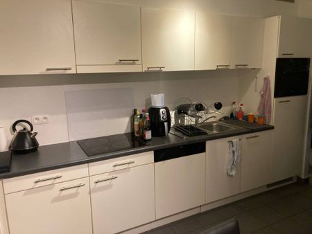 Aangenaam 1 slk appartement met terras nabij Gent sint Pieters - Photo 2