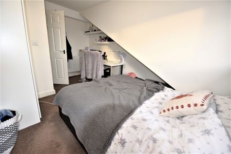 2 bedroom House in Kelso Road, Leeds - Photo 5