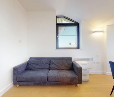 2 bedroom flat to rent - Photo 4