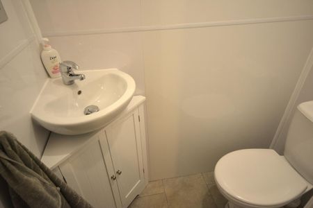 4 bedroom townhouse to rent - Photo 4