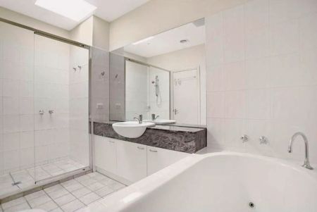 3 Bed, 2 Bath - Photo 5