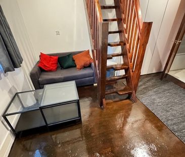 1 Bed Flat, Harrington Square, NW1 - Photo 2