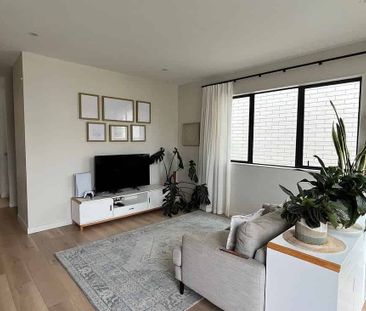 Near New 3BR Home in Silverdale - Photo 1