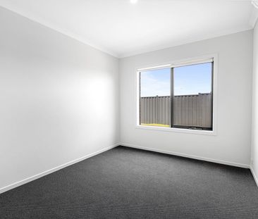 Brand-New Single-Level Home Offering Modern Comfort and Effortless ... - Photo 3