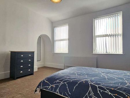 Newly Refurbished 4-Bed House Share In L21! Room 3 - Photo 4
