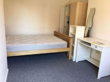 4 bedroom house to rent - Photo 3