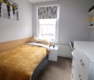 First Floor Front Right (4), 44 Boulter Street, Oxford OX4 1AX - Photo 2