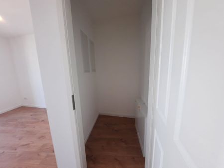Elbnahe 3-Raum-Wohnung mit Balkon und viel Tageslicht - Photo 5
